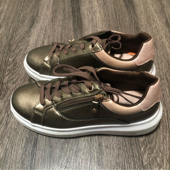 Calcado Guimarães Shoes - C Guimarães Sneakers - Side Zipper & White Platform Sole - Women's EU 38 US 7.5